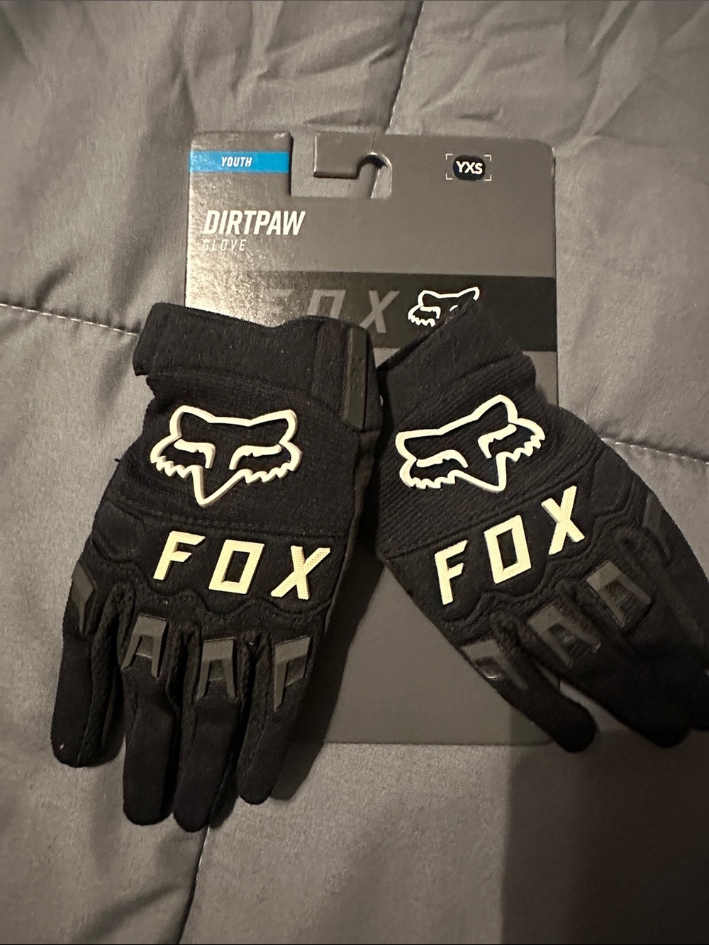 Fox Black Youth Dirtpaw Riding Gloves NWT